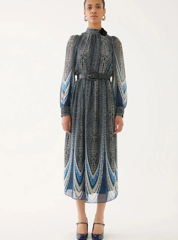 Exquise Belt Judge Collar Maxi Dress