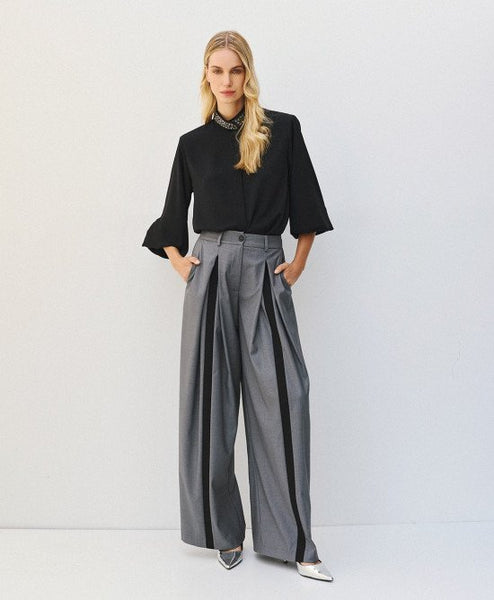 Access Shirt With Embellished Collar