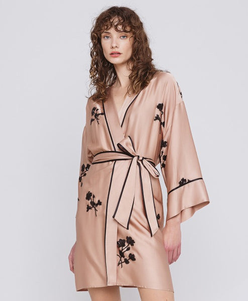 ACCESS Kimono dress with flower embroideries