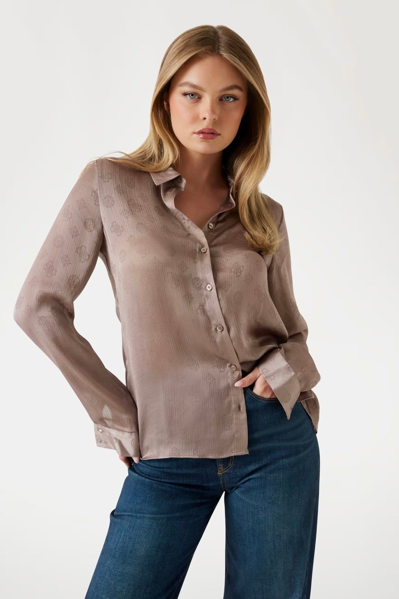 GUESS 4G and peony logo shirt