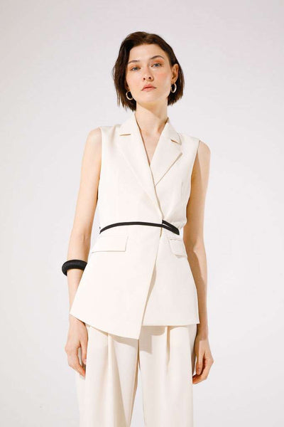 Goa Goa - VEST WITH CONTRASTING BELT