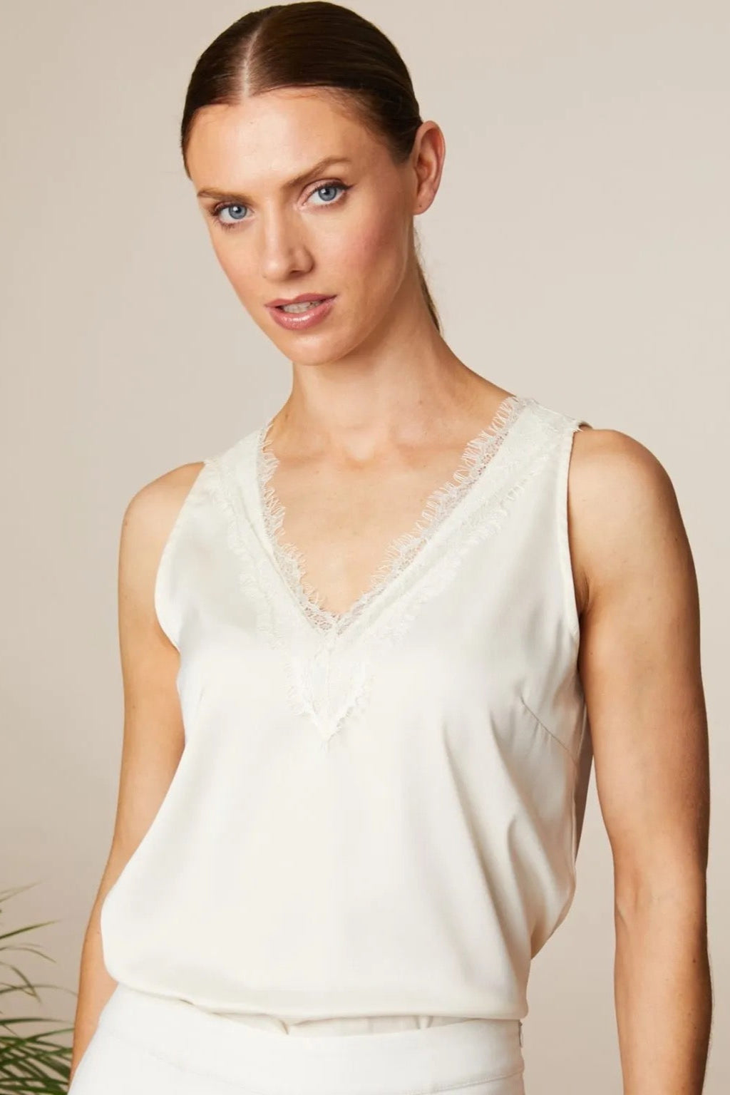 Fee G Lace Trim Vest Cream