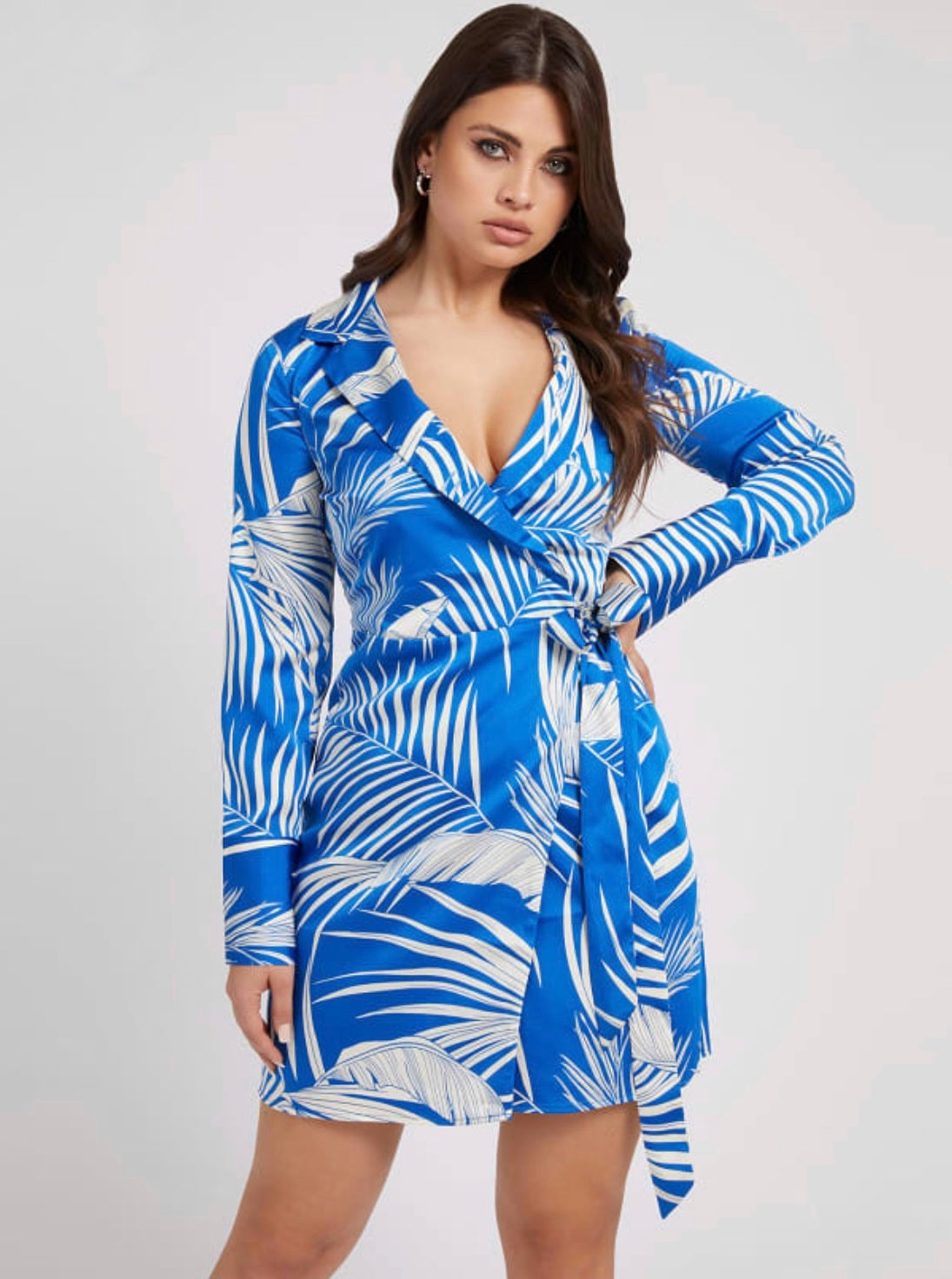 GUESS ALL OVER PRINT WRAP DRESS